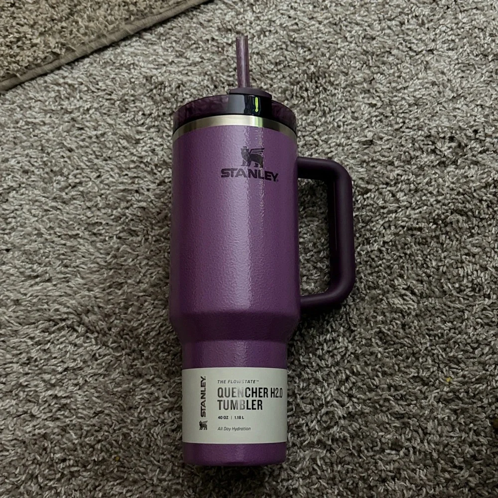 Stanley 40oz Quencher H2.0 FlowState Tumbler - Picture 2 of 6